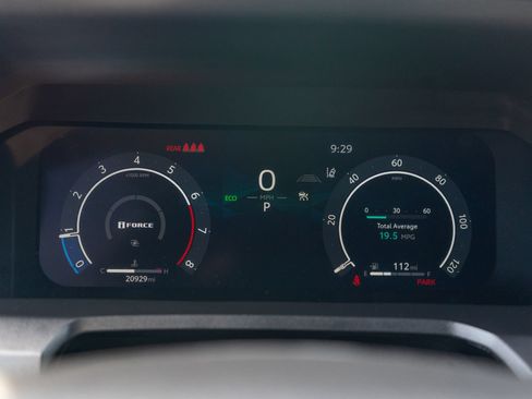 Certified 2025 Toyota Tacoma TRD Sport AWD/4WD image 28