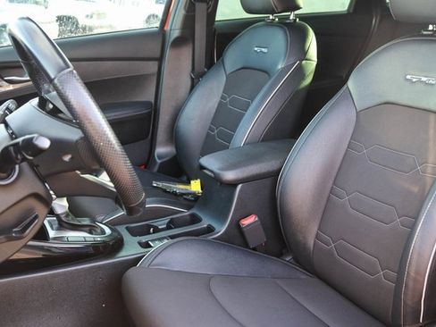 Used 2022 Kia Forte GT-Line w/ GT-Line Premium Package image 11