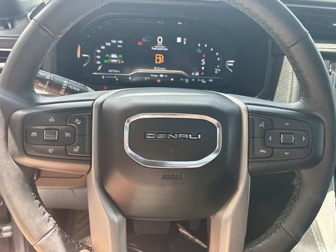 Used 2023 GMC Yukon Denali AWD/4WD image 22