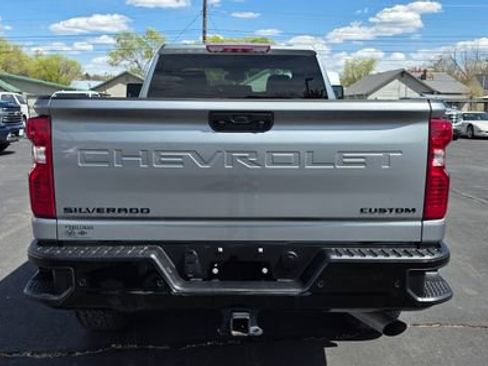 Used 2025 Chevrolet Silverado 2500 Custom w/ Custom Value Package image 5