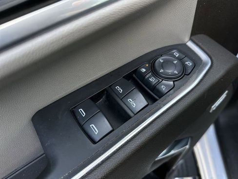 Used 2024 GMC Sierra 3500 SLT w/ SLT Premium Package image 17