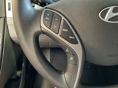 Used 2015 Hyundai Elantra SE w/ Option Group 02 image 12