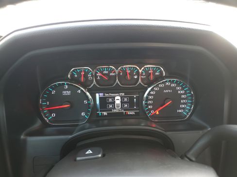 Used 2018 Chevrolet Silverado 1500 High Country image 22