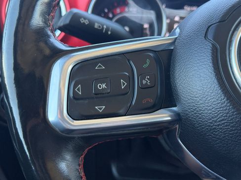 Used 2021 Jeep Gladiator Rubicon AWD/4WD image 18
