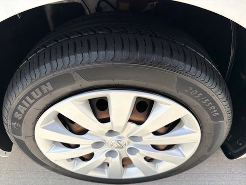 Used 2016 Nissan Sentra S FWD image 9