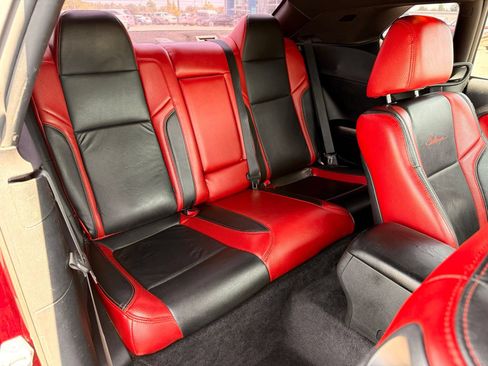 Used 2019 Dodge Challenger SXT w/ Driver Convenience Group RWD image 22