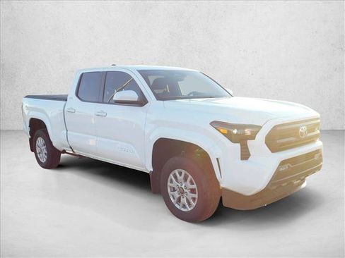 Used 2026 Toyota Tacoma SR5 AWD/4WD image 3