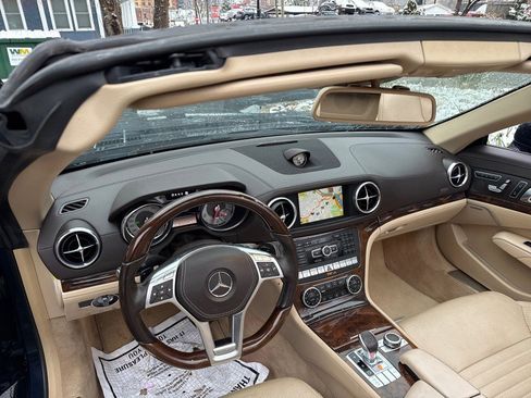 Used 2013 Mercedes-Benz SL 550 image 21