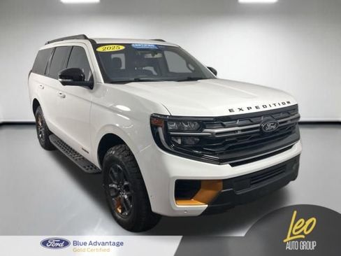 Used 2025 Ford Expedition Tremor AWD/4WD image 9