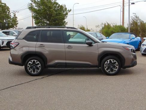 Certified 2025 Subaru Forester Premium AWD/4WD image 3