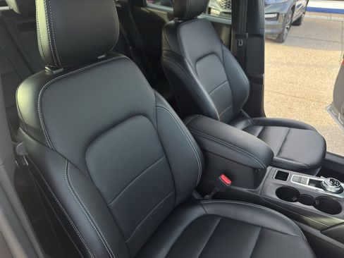 Used 2025 Ford Escape Platinum image 36