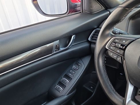 Used 2018 Honda Accord Sport image 23