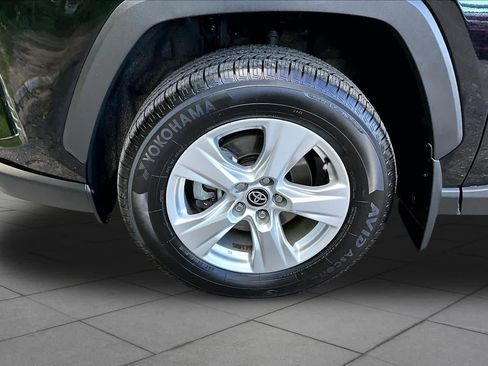 Certified 2021 Toyota RAV4 XLE w/ Convenience Package AWD/4WD image 11
