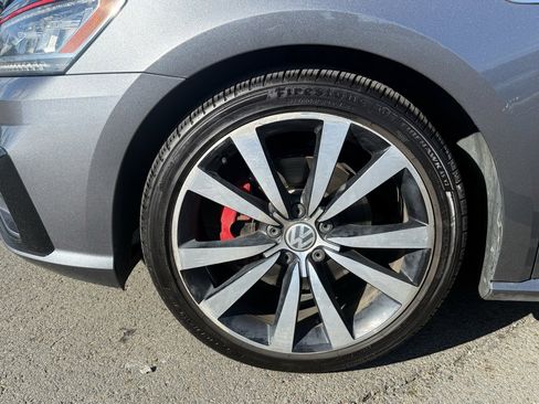 Used 2018 Volkswagen Passat 3.6 image 10