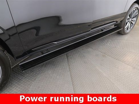 Used 2025 Cadillac Escalade ESV Sport image 16