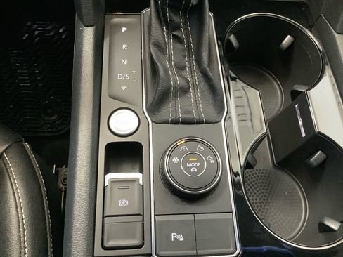 Used 2022 Volkswagen Atlas SEL image 29