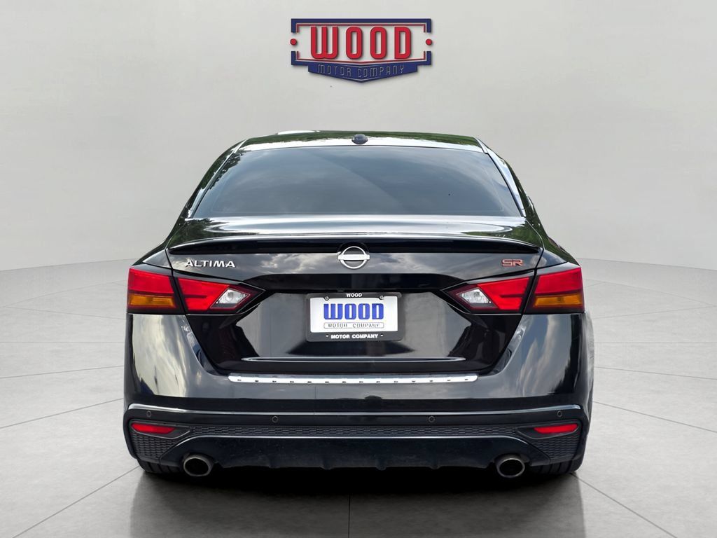 Used 2023 Nissan Altima 2.5 SR w/ SR Premium Package FWD image 3
