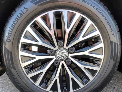 Used 2019 Volkswagen Jetta SE w/ Cold Weather Package FWD image 11