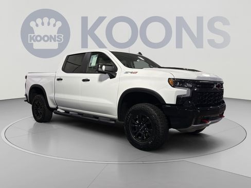 Used 2024 Chevrolet Silverado 1500 ZR2 w/ Technology Package AWD/4WD image 10