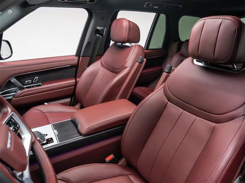 Used 2025 Land Rover Range Rover SE AWD/4WD image 13