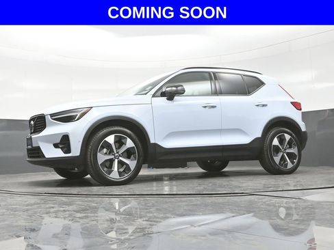 Used 2026 Volvo XC40 B5 Plus AWD/4WD image 25