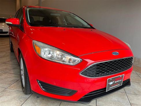 Used 2015 Ford Focus SE FWD image 31