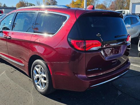 Used 2017 Chrysler Pacifica Touring-L Plus image 5