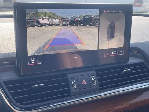 Used 2023 Audi Q5 e Premium Plus AWD/4WD image 19