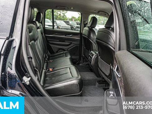 Used 2023 Jeep Grand Cherokee Limited AWD/4WD image 21