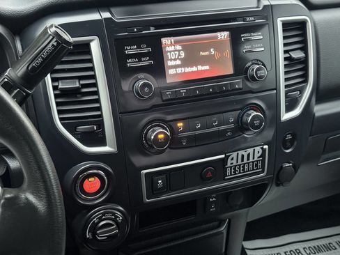 Used 2017 Nissan Titan S image 16