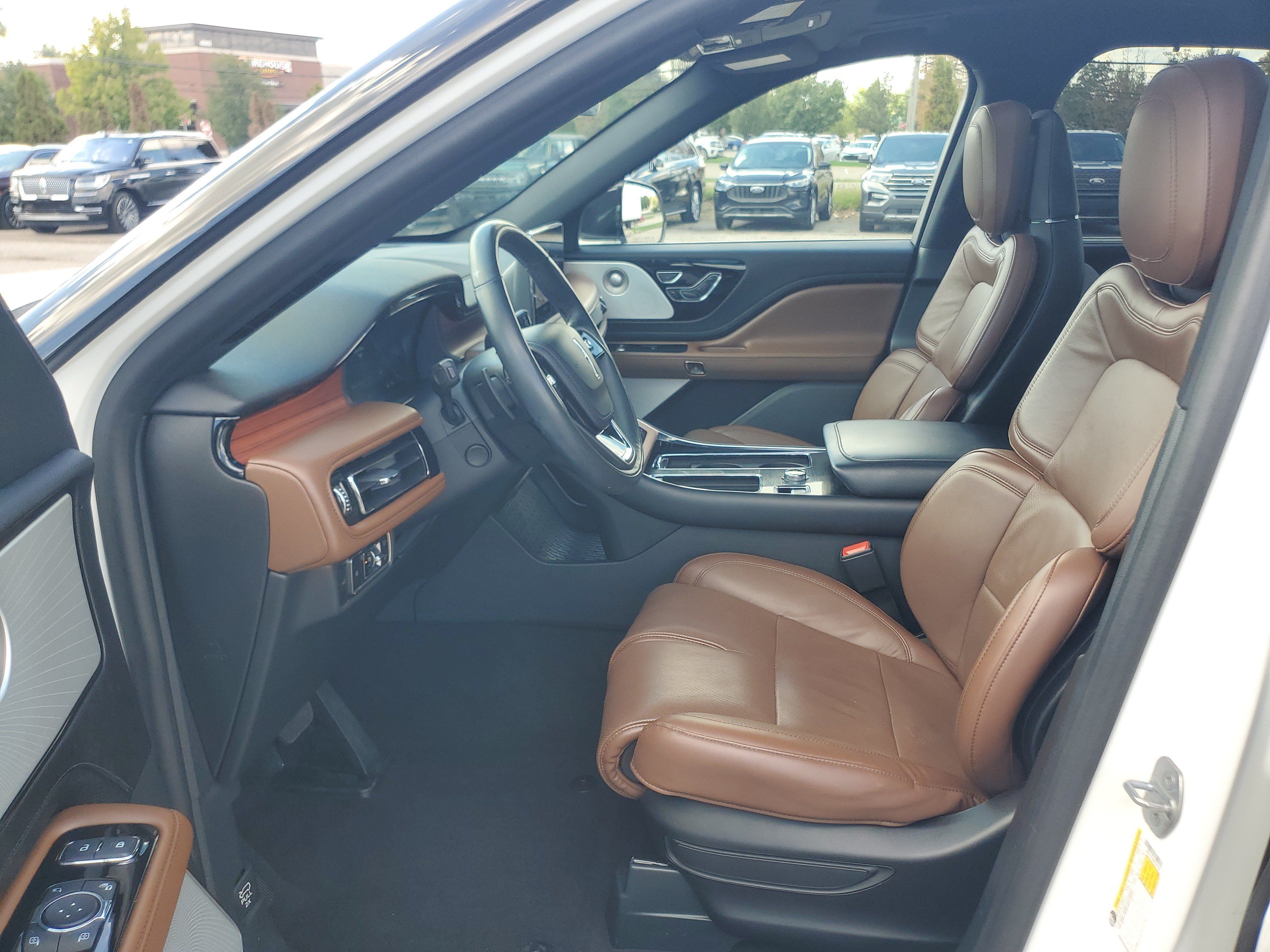 Used 2024 Lincoln Aviator Reserve w/ Equipment Group 201A AWD/4WD image 12