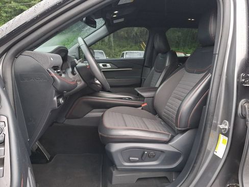 Used 2025 Ford Explorer ST-Line w/ Premium Package AWD/4WD image 13