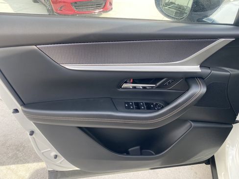 Certified 2025 MAZDA CX-70 Plug-In Hybrid w/ Premium Plus image 12