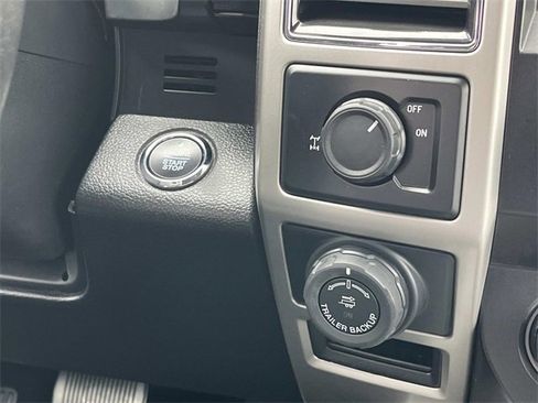 Used 2019 Ford F150 Lariat w/ Trailer Tow Package image 20