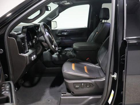 Used 2025 GMC Sierra 1500 AT4 w/ AT4 Preferred Package image 14