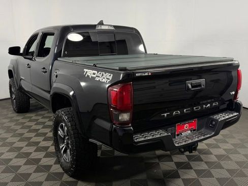 Used 2019 Toyota Tacoma TRD Sport AWD/4WD image 6