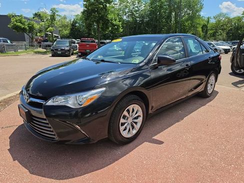 Used 2015 Toyota Camry LE FWD image 1