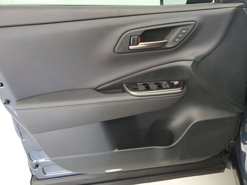 Used 2025 Toyota Crown Signia w/ Advanced Technology Package image 21