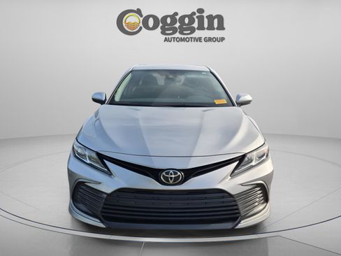 Used 2022 Toyota Camry LE FWD image 7