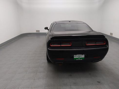 Used 2018 Dodge Challenger SXT RWD image 6