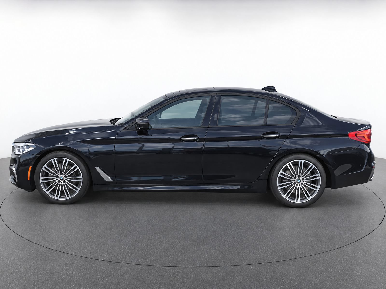 Used 2018 BMW M550i xDrive AWD/4WD image 6