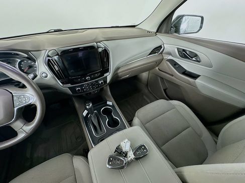 Used 2020 Chevrolet Traverse LT w/ Driver Confidence II Package AWD/4WD image 11