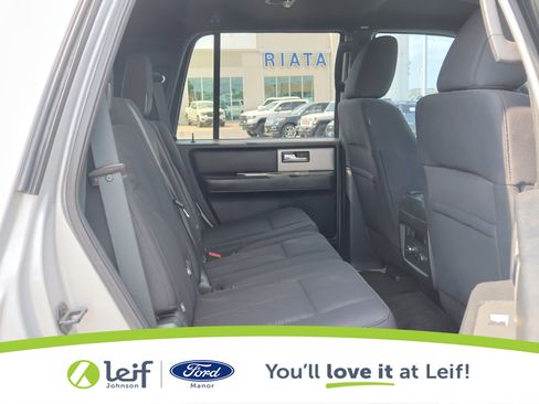 Used 2015 Ford Expedition XLT image 32