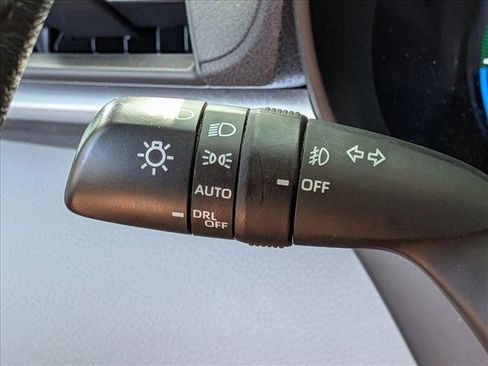 Used 2021 Toyota Sienna XLE image 9