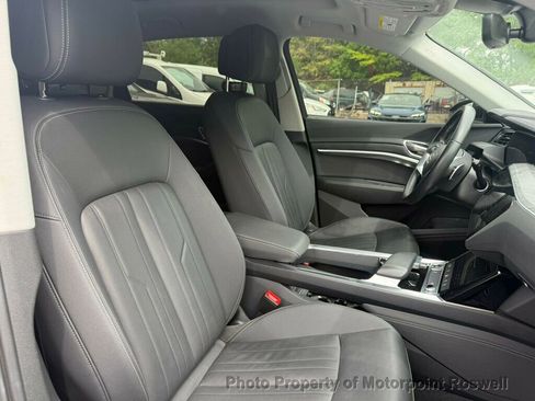 Used 2024 Audi Q8 e-tron Premium AWD/4WD image 17