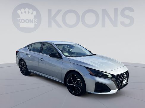 Used 2024 Nissan Altima 2.5 SR image 10