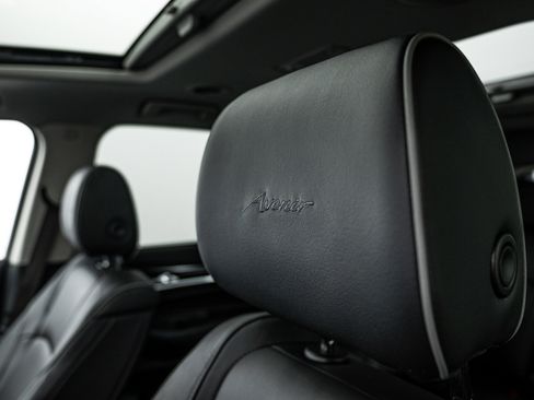 Used 2021 Buick Enclave Avenir w/ Avenir Technology Package image 17