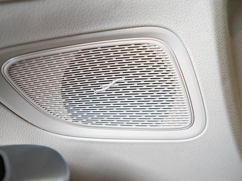 Certified 2025 Mercedes-Benz C 300 4MATIC Sedan image 16