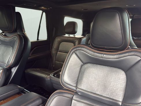 Used 2022 Lincoln Navigator Black Label AWD/4WD image 9