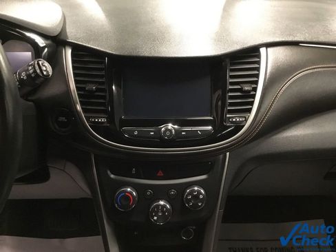 Used 2017 Chevrolet Trax LT w/ Driver Confidence Package image 50